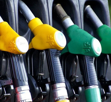 Ideiglenesen csökkentette az üzemanyagok jövedéki adóját a szerb kormány - illusztráció