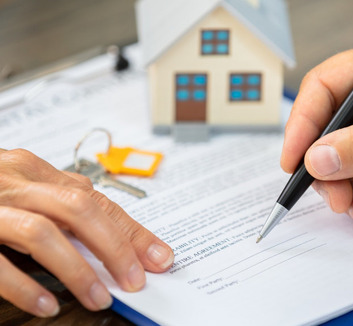 A fiatalok első lakásvásárlását segítő újabb 300 millió eurós csomag készül - illusztráció