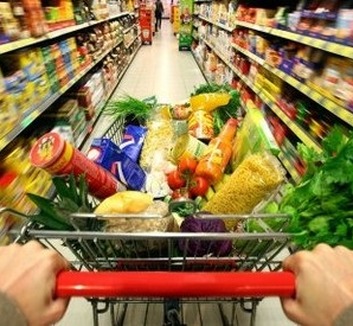 Idén eddig több mint egy tonna élelmiszert vontak ki forgalomból a felügyelőségi ellenőrzések során - illusztráció