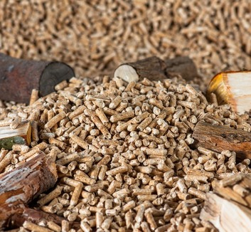 Már a fűtési idény előtt megugrott a pellet ára - illusztráció