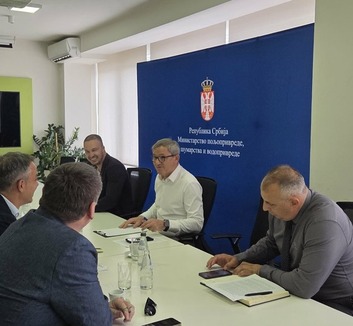 Glamočić az olajgyárak képviselőivel tárgyalt a napraforgó betakarításáról és a piaci helyzetről - illusztráció
