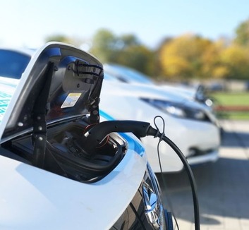 December 1-jéig igényelhető a támogatás az elektromos járművek vásárlására - illusztráció