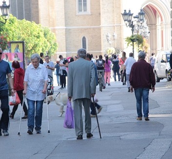 Ledolgozott évtizedek, szerény nyugdíjak - illusztráció