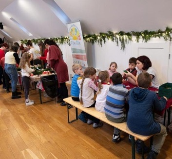 Adventi hangulat Torockón: Kézműves foglalkozásokkal és közösségi programokkal indult az ünnepvárás - illusztráció