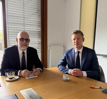 Magyar Péter: A Tisza-kormány és az RMDSZ közösen fog dolgozni az erdélyi magyarságért - illusztráció