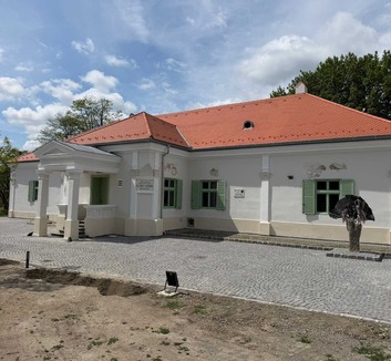 Felújították az egyik legfontosabb erdélyi Petőfi-emlékhelyet, a székelykeresztúri Gyárfás-kúriát - illusztráció