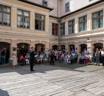 Az Erdélyi Helikon száz évére emlékeztek Marosvécsen - illusztráció