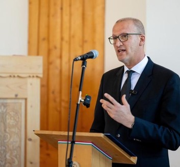 Tarr Zoltán: Kötelességünk a határon túli magyarok jogainak képviselete - illusztráció