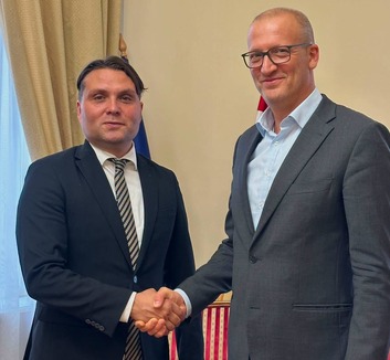 Tarr Zoltán a szlovákiai Magyar Szövetség elnökével egyeztetett - illusztráció