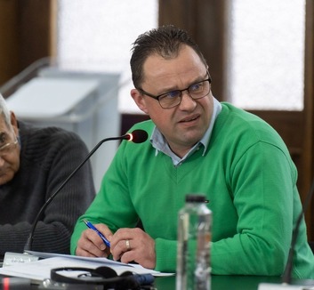 Orvvadászat gyanúja miatt lemondott az RMDSZ marosvásárhelyi képviselője - illusztráció