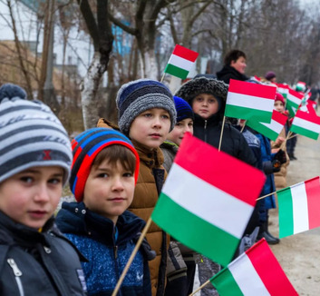 A kárpátaljai magyar közösség szerzett jogainak teljes körű helyreállítását szorgalmazza a FUEN - illusztráció