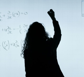 VMDK: A tanárok béremelése nem várhat tovább - illusztráció