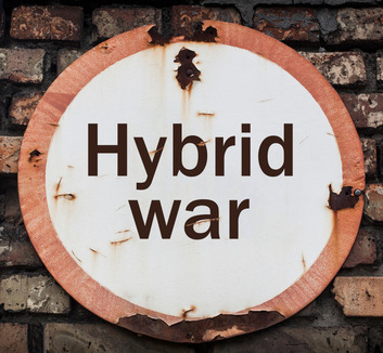 NATO-vezető: A szövetség agresszívabb fellépést fontolgat az orosz hibrid hadviseléssel szemben - illusztráció