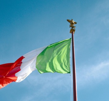 Szélsőbaloldali tüntetés volt Rómában a háborúk és Meloni ellen - illusztráció