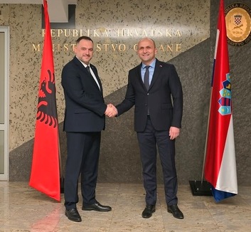 Horvát védelmi miniszter: Nem aggasztanak Szerbia fegyverkezési tervei - illusztráció