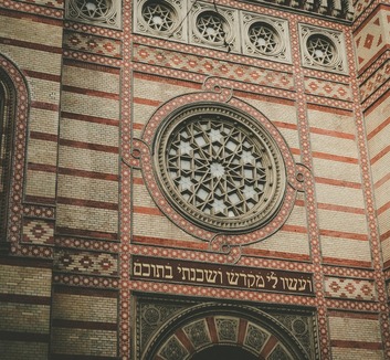 Zsinagógát próbáltak felgyújtani Londonban, néhány napon belül ez volt a második támadás a londoni zsidó közösség ellen - illusztráció