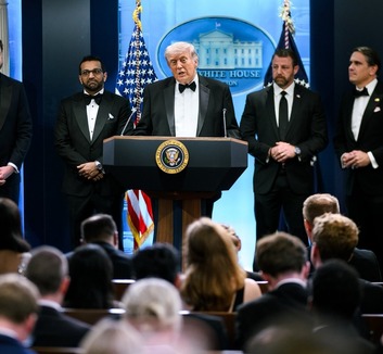 Vád alá helyezik hétfőn a washingtoni gálavacsora helyszínén lövöldöző férfit - illusztráció