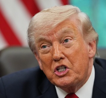 Trump szerint Irán még nem fizetett meg eléggé az elmúlt 47 évért, a légitámadások újraindítását is felvetette - illusztráció