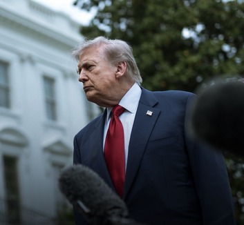 Donald Trump elhalasztja a keddre tervezett katonai akciót - illusztráció