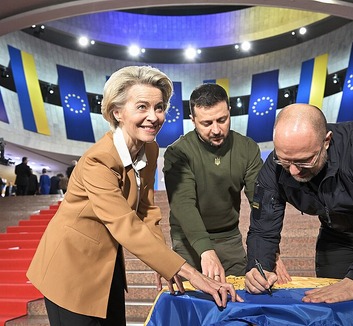 Az EU és Ukrajna megnyitotta a csatlakozási tárgyalások első fejezetcsoportját - illusztráció