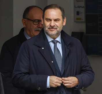 Korrupció miatt a spanyol legfelsőbb bíróság több mint 24 év börtönre ítélte a volt közlekedési minisztert - illusztráció