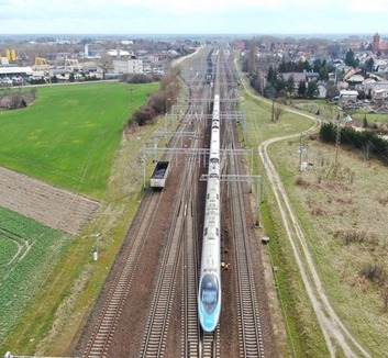 A hőség miatt Lengyelországban csaknem 130 vasúti járatot töröltek a mai napon - illusztráció