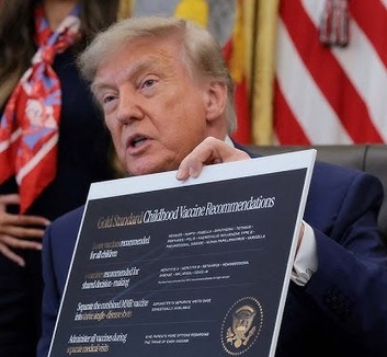 Aláírta Trump a rendeletet, amivel korlátozzák a gyerekeknek javasolt védőoltások számát - illusztráció