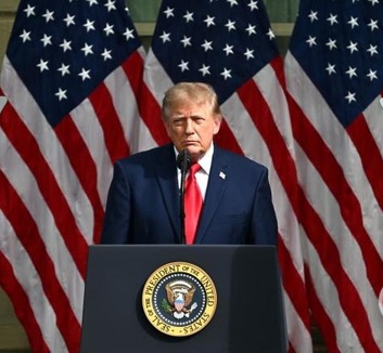 A szaúdi koronaherceg katonai beavatkozást kért Donald Trumptól a jemeni húszik ellen - illusztráció