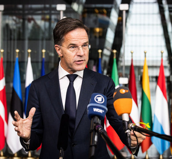NATO-főtitkár: Nem hiszem, hogy Putyin támad, mert mi vagyunk az erősebbek - illusztráció