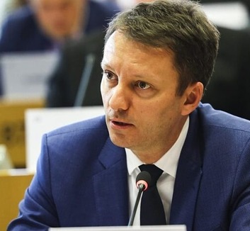 Bizalmat kért a román parlamenttől Siegfried Mureșan román miniszterelnök-jelölt - illusztráció