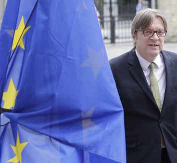 A belga hatóságok vizsgálatot folytatnak Guy Verhofstadt volt belga miniszterelnök ügyében - illusztráció