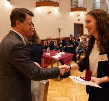 A vajdasági származású Vajda Noa Pálma nyerte az országos Kazinczy-versenyt - illusztráció