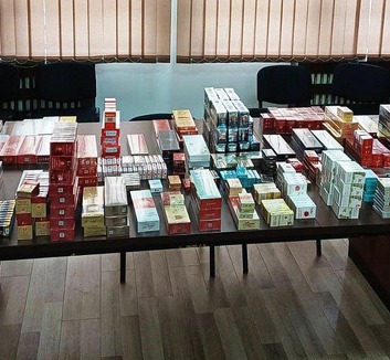 Kínai állampolgárt vettek őrizetbe Nagybecskereken cigarettacsempészet gyanújával - illusztráció