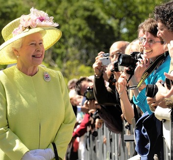 Száz éve született II. Erzsébet királynő - illusztráció