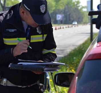 A forgalommal szemben hajtott az autópályán, feljelentést tettek ellene - illusztráció