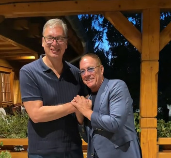 Vučić vendégül látta Jean-Claude Van Damme-ot - illusztráció