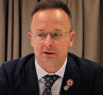 Szijjártó Péter: Brüsszel el akarja venni az olcsó orosz kőolajat Magyarországtól - illusztráció