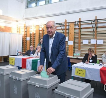 Sulyok Tamás: A mai nap a függetlenség és a demokrácia ünnepe - illusztráció