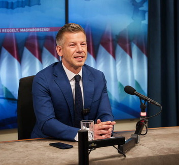 Magyar Péter: Az Orbán-kormány csődbe vitte az országot - illusztráció