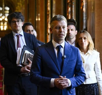 Várhatóan tizenhat minisztérium lesz a Tisza-kormányban – jelentette be Magyar Péter - illusztráció