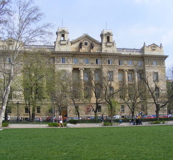 Magyar Péter: "Eső után köpönyeg", hogy ügyészségi hatáskörbe vonták az MNB-t érintő nyomozást - illusztráció