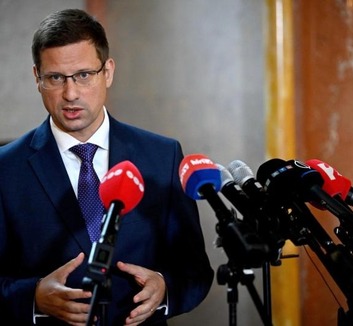 Gulyás Gergely: Egyezség alakult ki a parlamenti bizottsági helyek megosztásáról - illusztráció