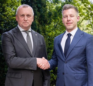 Találkozót kezdeményez az ukrán elnökkel Magyar Péter - illusztráció