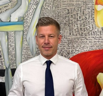 Magyar Péter: A leköszönő kormány nem terjeszti ki a gyanús átutalások felfüggesztésének időtartamát - illusztráció