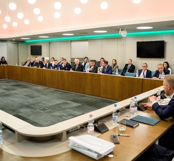 Magyar Péter: Megtörtént a minisztériumi átadás-átvétel - illusztráció