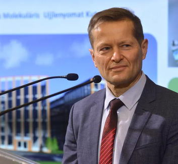 Krausz Ferenc nyílt levelet írt Magyar Péternek: Kéri az Élvonal Alapítvány teljes körű átvilágítását - illusztráció