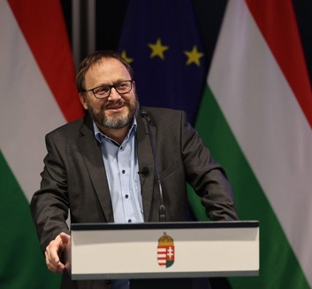 Mindhárom nagy hitelminősítő változatlanul hagyta Magyarország besorolását – közölte a pénzügyminiszter - illusztráció