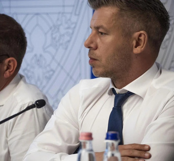 Magyar Péter: A jövő héten a parlament elé kerülnek a Nemzeti Vagyonvisszaszerzési és Védelmi Hivatalról szóló jogszabályok - illusztráció