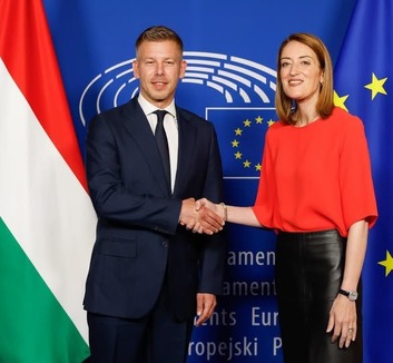 Magyar Péter: Óriási megtiszteltetés Magyarországot képviselni az Európai Tanács ülésén - illusztráció