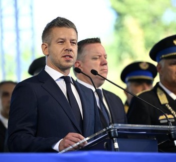 A hivatásosoknak legyen bátorságuk felszólalni, ha törvénytelenséget, méltatlanságot, becstelenséget látnak - illusztráció
